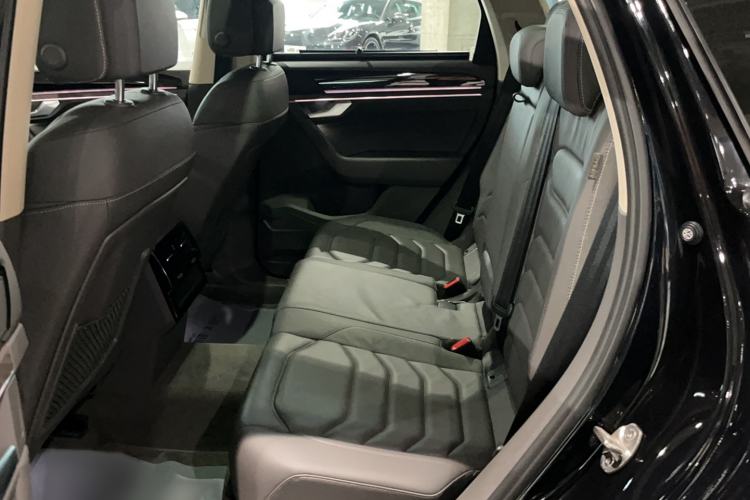 Used Volkswagen Touareg 2022 3.0 TSI Luxury Edition Black Diamond Sport Package Interior 1