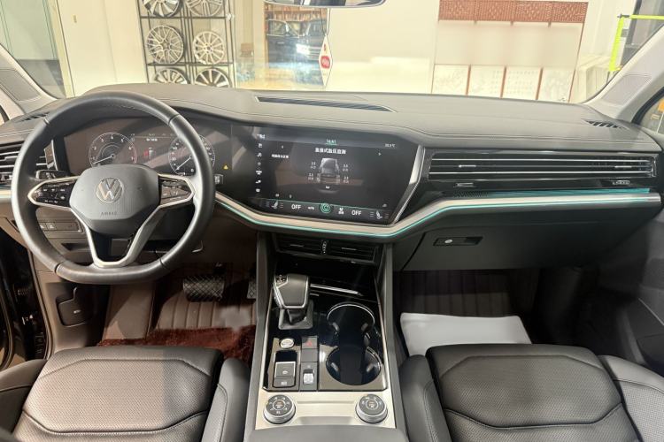 Used Volkswagen Touareg 2022 3.0 TSI Prestige Edition Classic Sport Package Interior 1