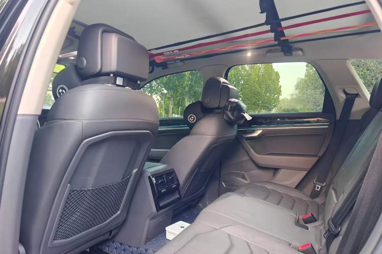 Used Volkswagen Touareg 2022 3.0 TSI Luxury Edition Black Diamond Sport Package Interior 2