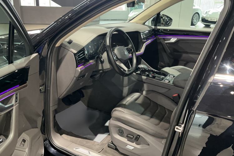 Used Volkswagen Touareg 2022 2.0 TSI RuiShang Edition Interior 2