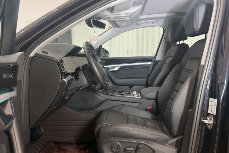 Used Volkswagen Touareg 2022 3.0 TSI Prestige Edition Classic Sport Package Interior 2