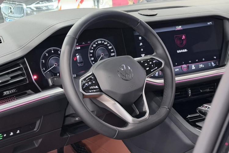 Used Volkswagen Touareg 2022 3.0 TSI Luxury Edition Black Diamond Sport Package Interior 2