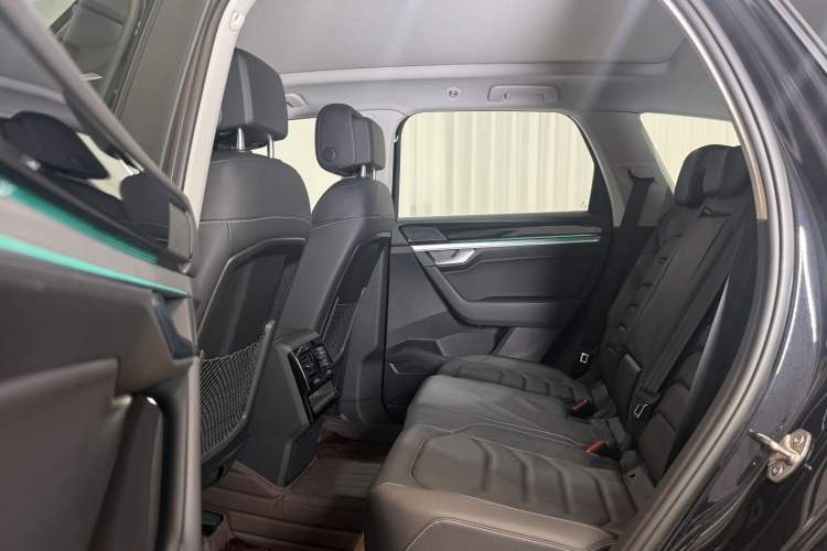 Used Volkswagen Touareg 2022 3.0 TSI Prestige Edition Classic Sport Package Interior 3