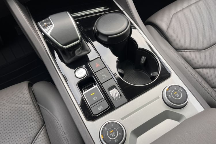 Used Volkswagen Touareg 2022 3.0 TSI Prestige Edition Classic Sport Package Interior 5