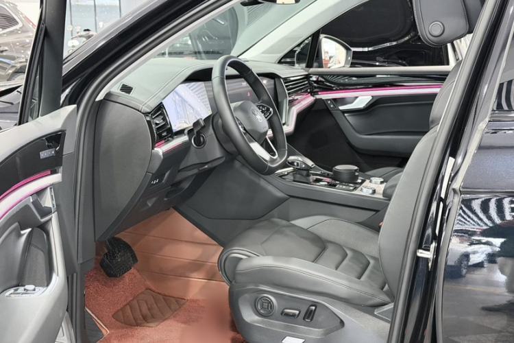 Used Volkswagen Touareg 2022 3.0 TSI Luxury Edition Black Diamond Sport Package Interior 5