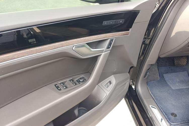 Used Volkswagen Touareg 2022 3.0 TSI Luxury Edition Black Diamond Sport Package Interior 6