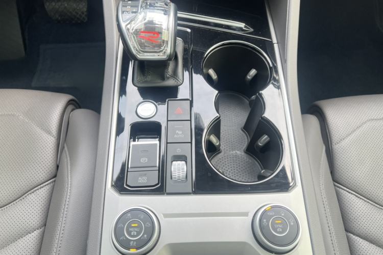 Used Volkswagen Touareg 2022 3.0 TSI Luxury Edition Black Diamond Sport Package Interior 7