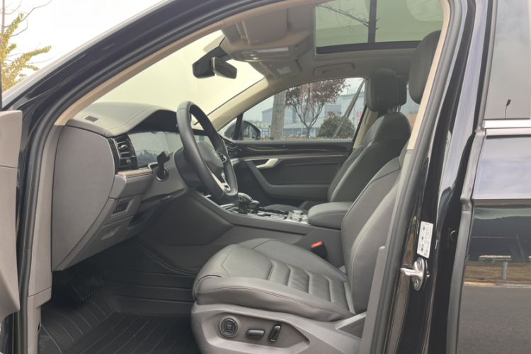 Used Volkswagen Touareg 2022 3.0 TSI Prestige Edition Classic Sport Package Interior 7