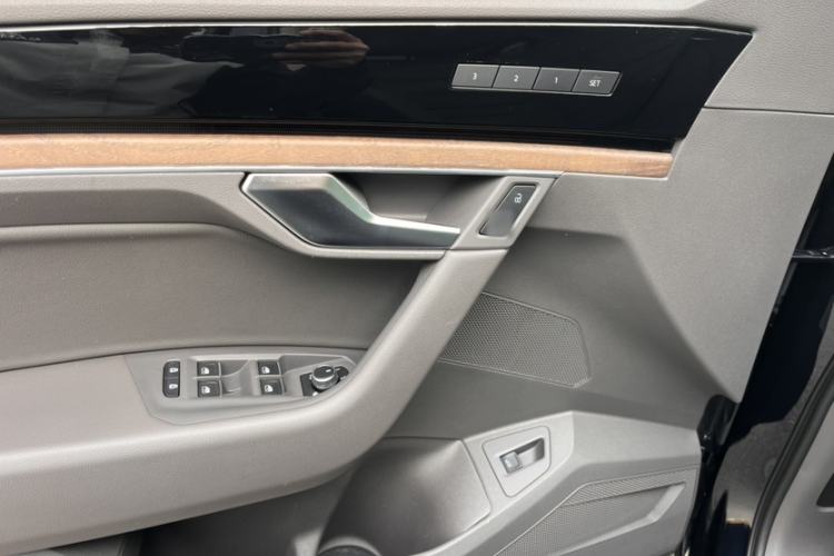 Used Volkswagen Touareg 2022 3.0 TSI Prestige Edition Classic Sport Package Interior 8