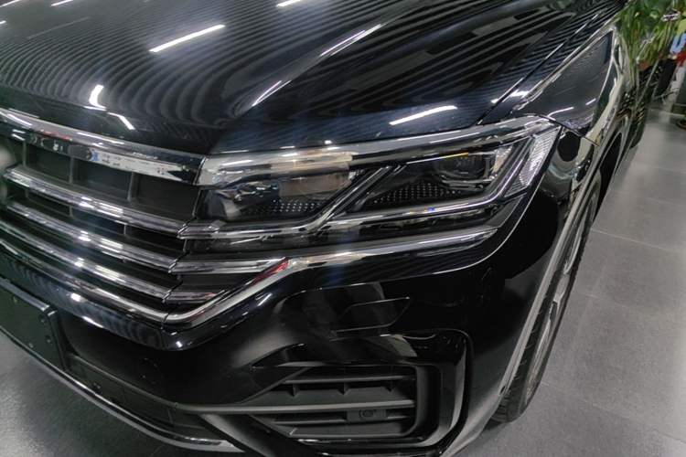 Used Volkswagen Touareg 2022 3.0 TSI Prestige Edition Classic Sport Package Left Front Headlight