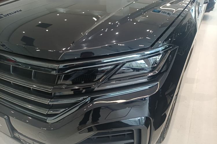 Used Volkswagen Touareg 2022 3.0 TSI Prestige Edition Classic Sport Package Left Front Headlight