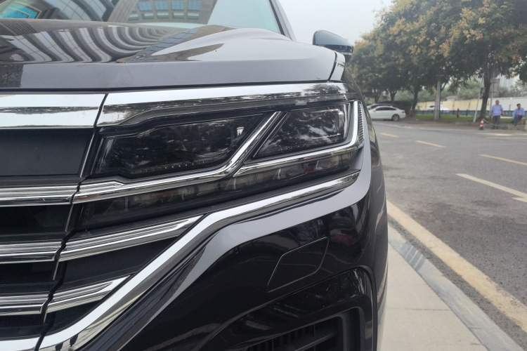 Used Volkswagen Touareg 2022 3.0 TSI Prestige Edition Classic Sport Package Left Front Headlight