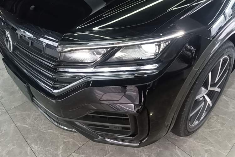 Used Volkswagen Touareg 2022 3.0 TSI Prestige Edition Classic Sport Package Left Front Headlight