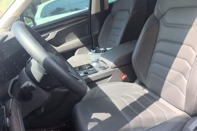 Used Volkswagen Touareg 2022 3.0 TSI Luxury Edition Black Diamond Sport Package Left Front Seat