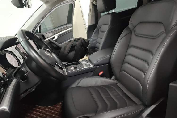 Used Volkswagen Touareg 2022 2.0 TSI Flagship Special Edition Left Front Seat