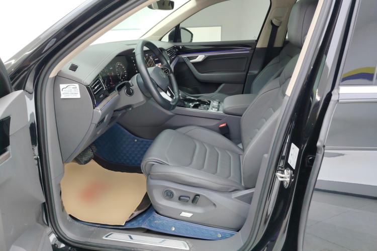 Used Volkswagen Touareg 2022 2.0 TSI RuiShang Edition Left Front Seat