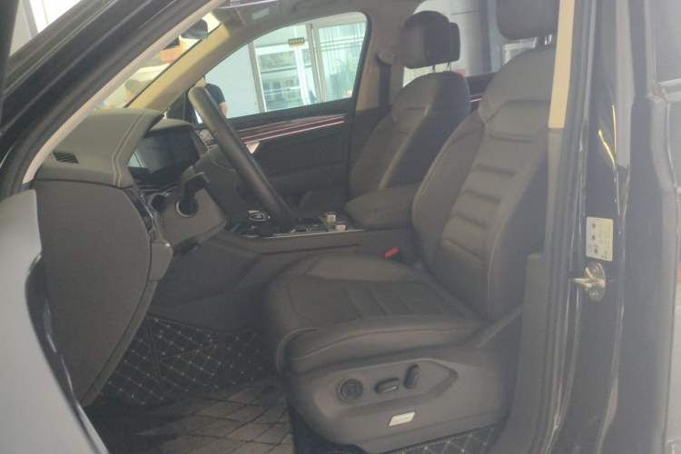 Used Volkswagen Touareg 2022 3.0 TSI Prestige Edition Classic Sport Package Left Front Seat