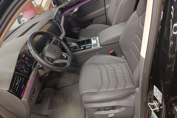 Used Volkswagen Touareg 2022 3.0 TSI Luxury Edition Black Diamond Sport Package Left Front Seat