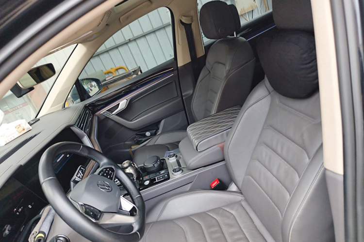 Used Volkswagen Touareg 2022 2.0 TSI RuiShang Edition Left Front Seat