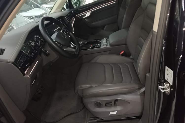 Used Volkswagen Touareg 2022 2.0 TSI RuiShang Edition Left Front Seat