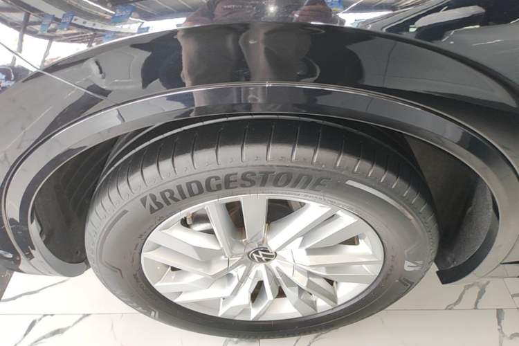 Used Volkswagen Touareg 2022 2.0 TSI RuiShang Edition Left Front Wheel Hub