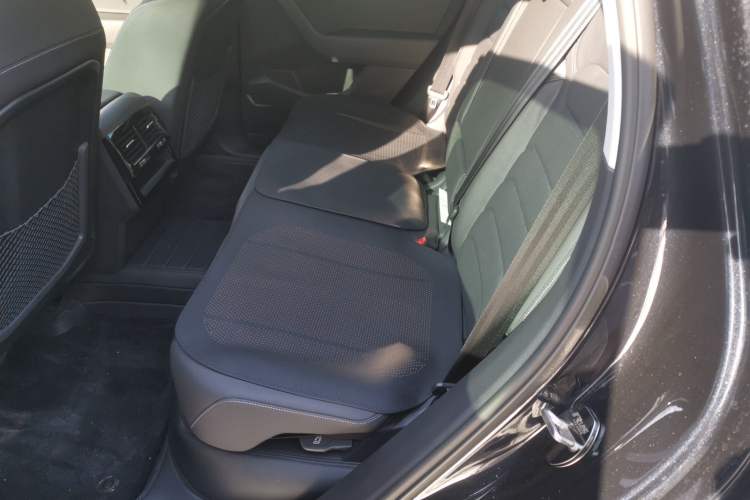 Used Volkswagen Touareg 2022 3.0 TSI Luxury Edition Black Diamond Sport Package Left Rear Seat