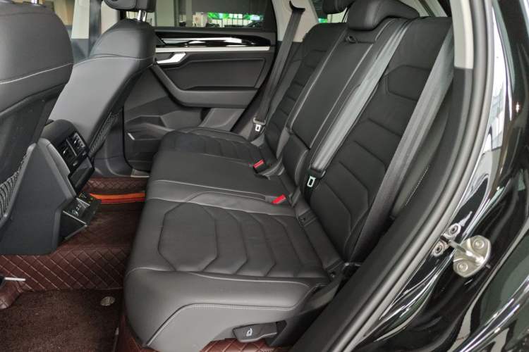 Used Volkswagen Touareg 2022 2.0 TSI Flagship Special Edition Left Rear Seat