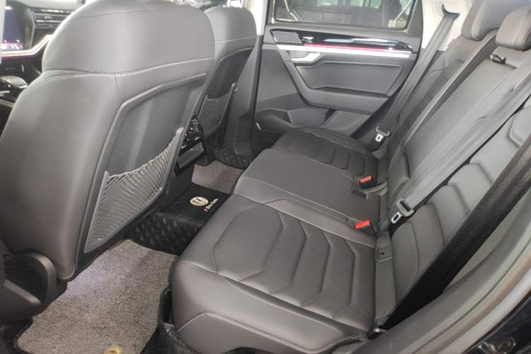 Used Volkswagen Touareg 2022 2.0 TSI RuiShang Edition Left Rear Seat