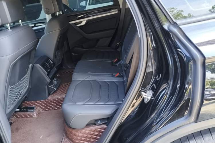 Used Volkswagen Touareg 2022 2.0 TSI Flagship Special Edition Left Rear Seat