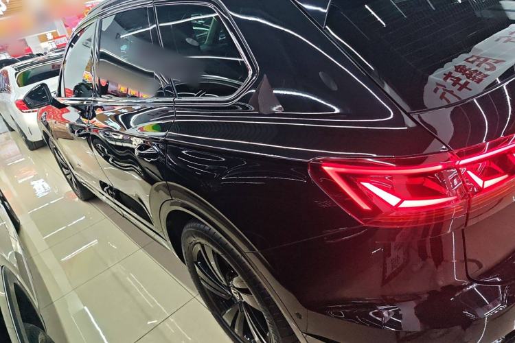 Used Volkswagen Touareg 2022 3.0 TSI Luxury Edition Black Diamond Sport Package Left Side