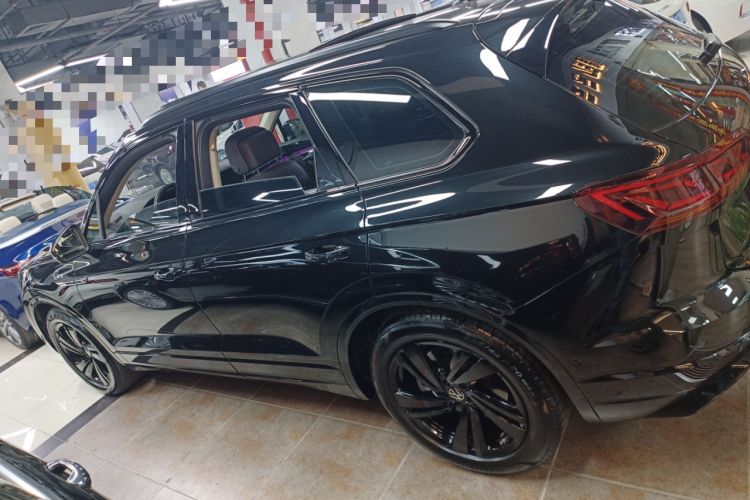 Used Volkswagen Touareg 2022 3.0 TSI Luxury Edition Black Diamond Sport Package Left Side