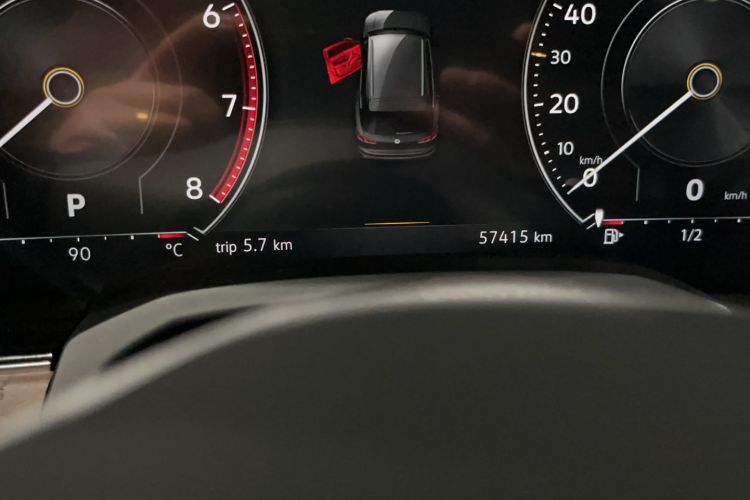 Used Volkswagen Touareg 2022 3.0 TSI Luxury Edition Black Diamond Sport Package Odometer Close Up