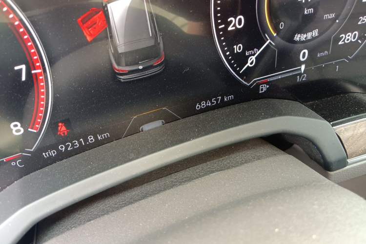 Used Volkswagen Touareg 2022 2.0 TSI RuiShang Edition Odometer Close Up