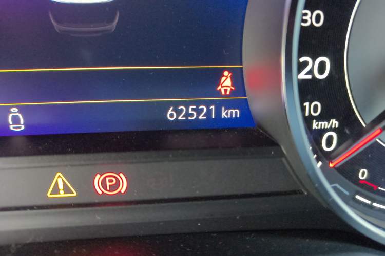 Used Volkswagen Touareg 2022 2.0 TSI Flagship Special Edition Odometer Close Up