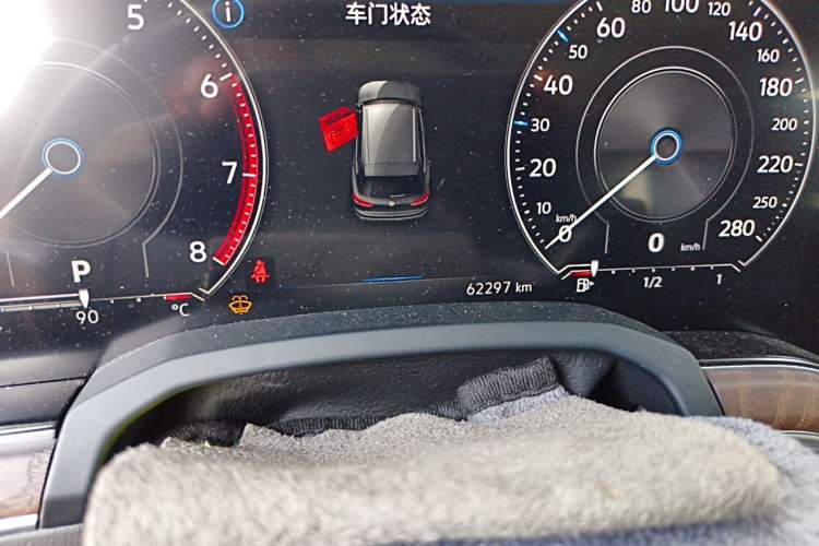 Used Volkswagen Touareg 2022 2.0 TSI RuiShang Edition Odometer Close Up