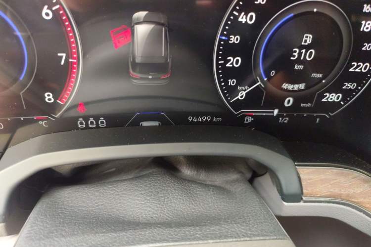 Used Volkswagen Touareg 2022 3.0 TSI Luxury Edition Black Diamond Sport Package Odometer Close Up