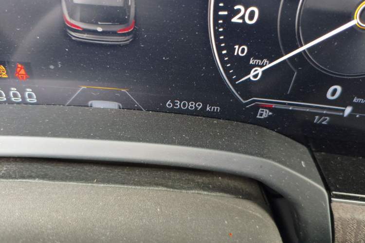 Used Volkswagen Touareg 2022 3.0 TSI Prestige Edition Classic Sport Package Odometer Close Up