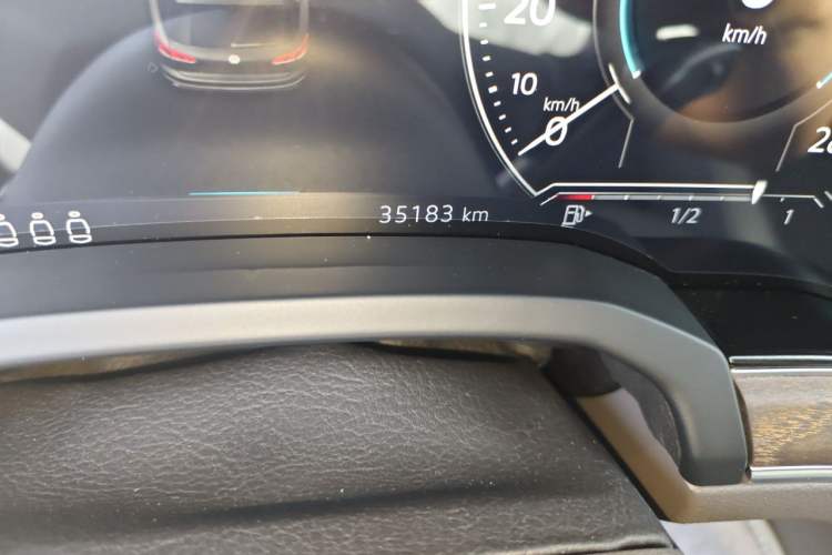 Used Volkswagen Touareg 2022 3.0 TSI Prestige Edition Classic Sport Package Odometer Close Up