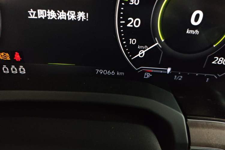 Used Volkswagen Touareg 2022 3.0 TSI Luxury Edition Black Diamond Sport Package Odometer Close Up