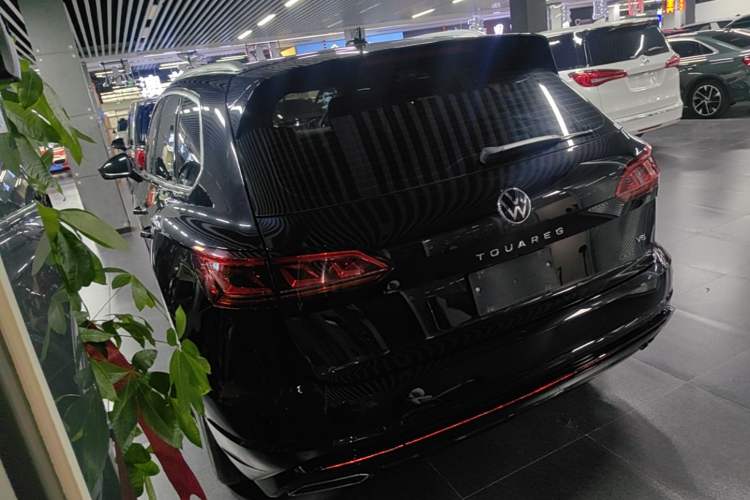 Used Volkswagen Touareg 2022 3.0 TSI Prestige Edition Classic Sport Package Rear Left 45 Deg