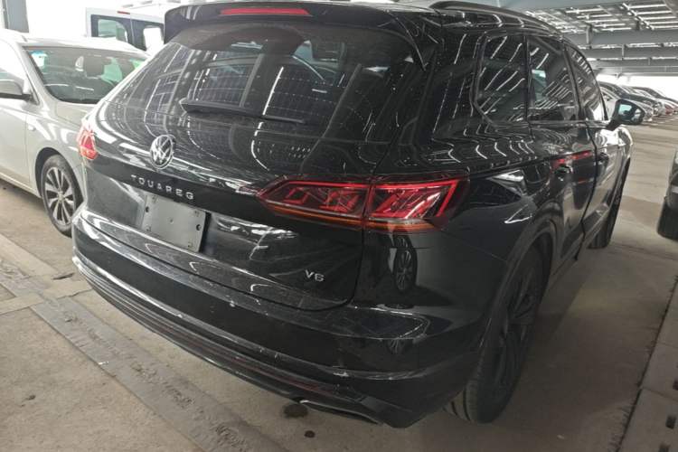 Used Volkswagen Touareg 2022 3.0 TSI Luxury Edition Black Diamond Sport Package Rear Right 45 Deg