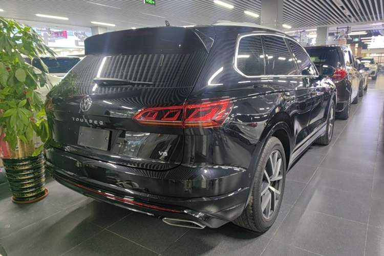 Used Volkswagen Touareg 2022 3.0 TSI Prestige Edition Classic Sport Package Rear Right 45 Deg