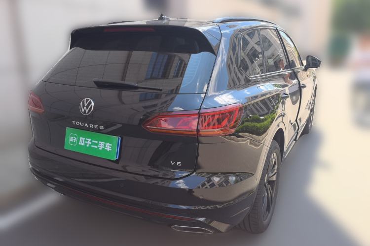 Used Volkswagen Touareg 2022 3.0 TSI Luxury Edition Black Diamond Sport Package Rear Right 45 Deg