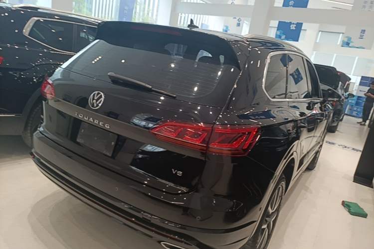 Used Volkswagen Touareg 2022 3.0 TSI Prestige Edition Classic Sport Package Rear Right 45 Deg