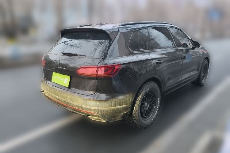 Used Volkswagen Touareg 2022 3.0 TSI Luxury Edition Black Diamond Sport Package Rear Right 45 Deg
