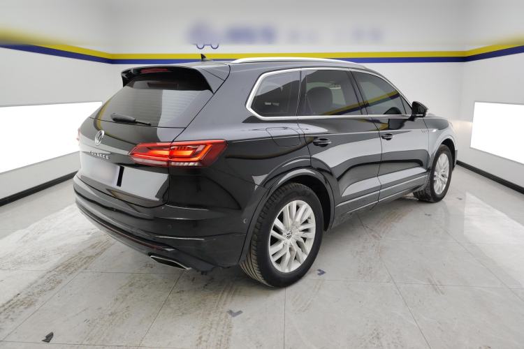 Used Volkswagen Touareg 2022 2.0 TSI RuiShang Edition Rear Right 45 Deg