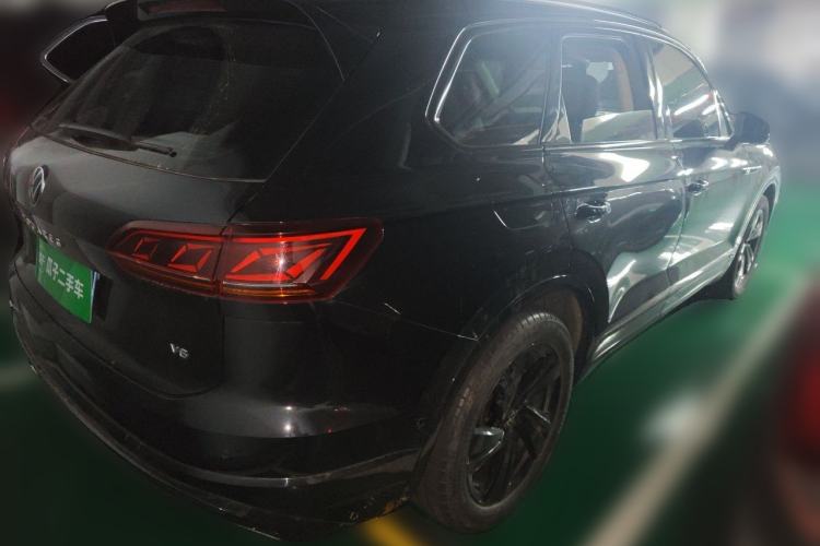 Used Volkswagen Touareg 2022 3.0 TSI Luxury Edition Black Diamond Sport Package Rear Right 45 Deg