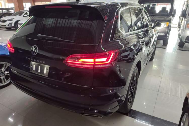 Used Volkswagen Touareg 2022 2.0 TSI RuiShang Edition Rear Right 45 Deg