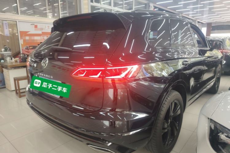 Used Volkswagen Touareg 2022 3.0 TSI Luxury Edition Black Diamond Sport Package Rear Right 45 Deg