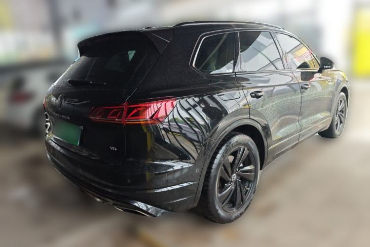 Used Volkswagen Touareg 2022 3.0 TSI Luxury Edition Black Diamond Sport Package Rear Right 45 Deg